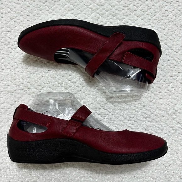 Arcopedico Shoes - Arcopedico L51 Red Shoes Women’s Size 42